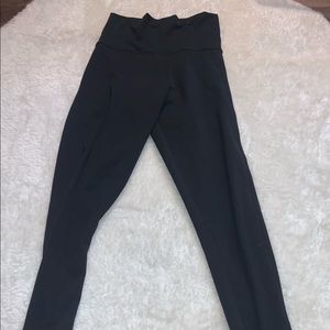 Black Bombshell shape leggings